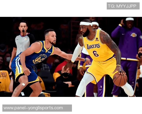 爵士队与湖人队激战正酣谁将赢得这场西部对决的荣耀 爵士队与湖人队激战正酣谁将赢得这场西部对决的荣耀